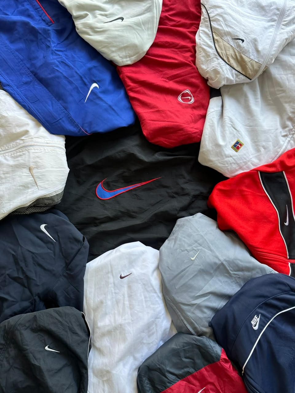 NIKE