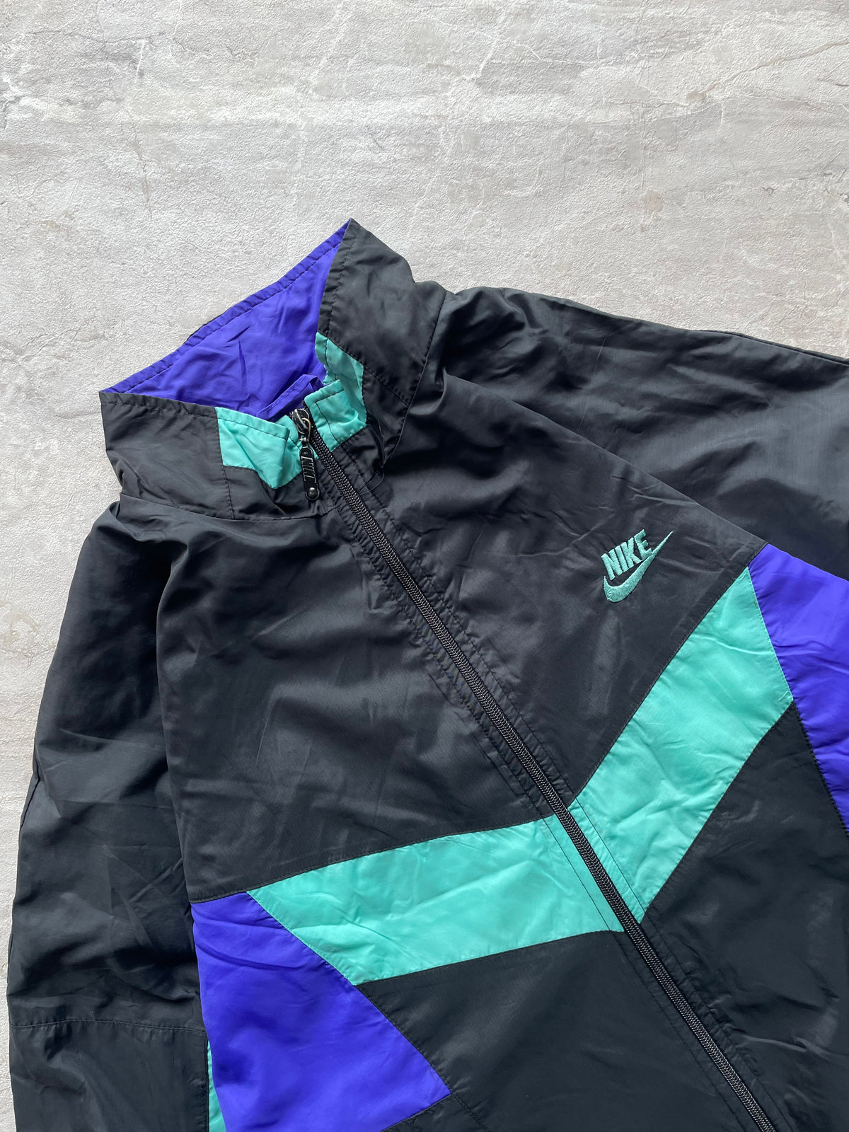 VINTAGE NIKE WINDBREAKER-L