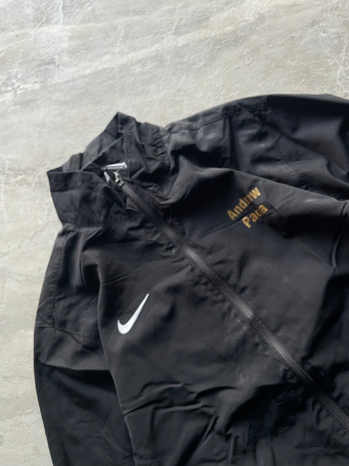 NIKE BLACK AND WHITE WINDBREAKER JACKET-L