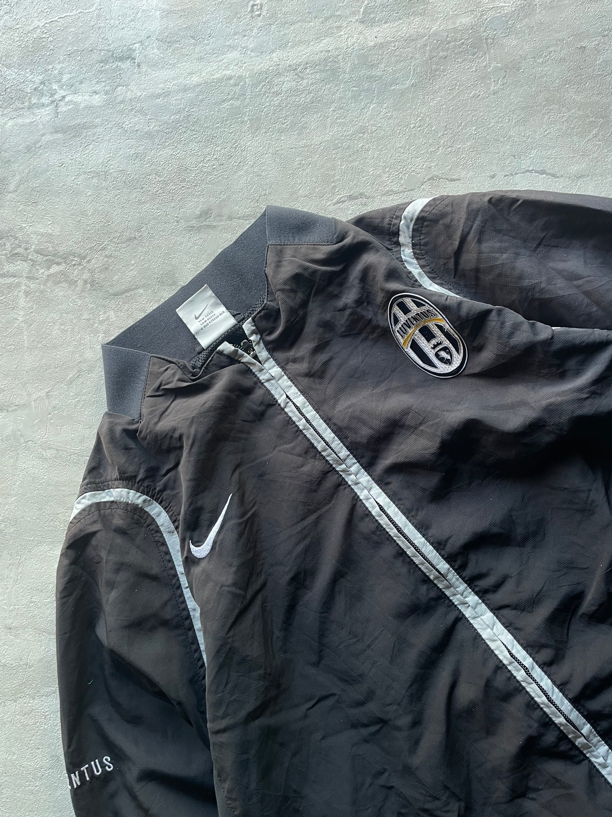 VINTAGE 2006-2007 JUVENTUSFC NIKE BLACK TRACK JACKET-M-L