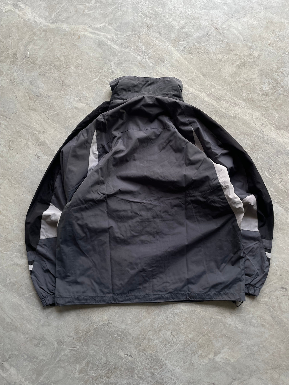 GREY REEBOK WINDBREAKER-L