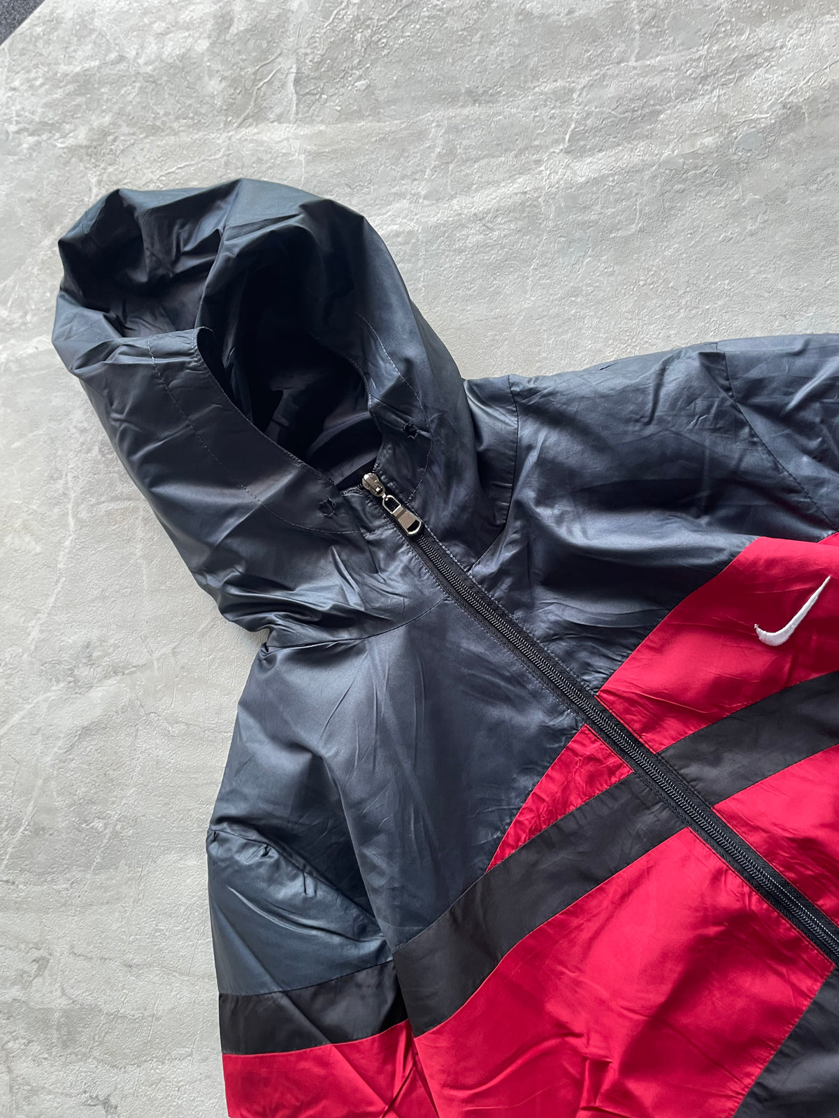 NIKE BLACK AND RED HOODED JACKET-S