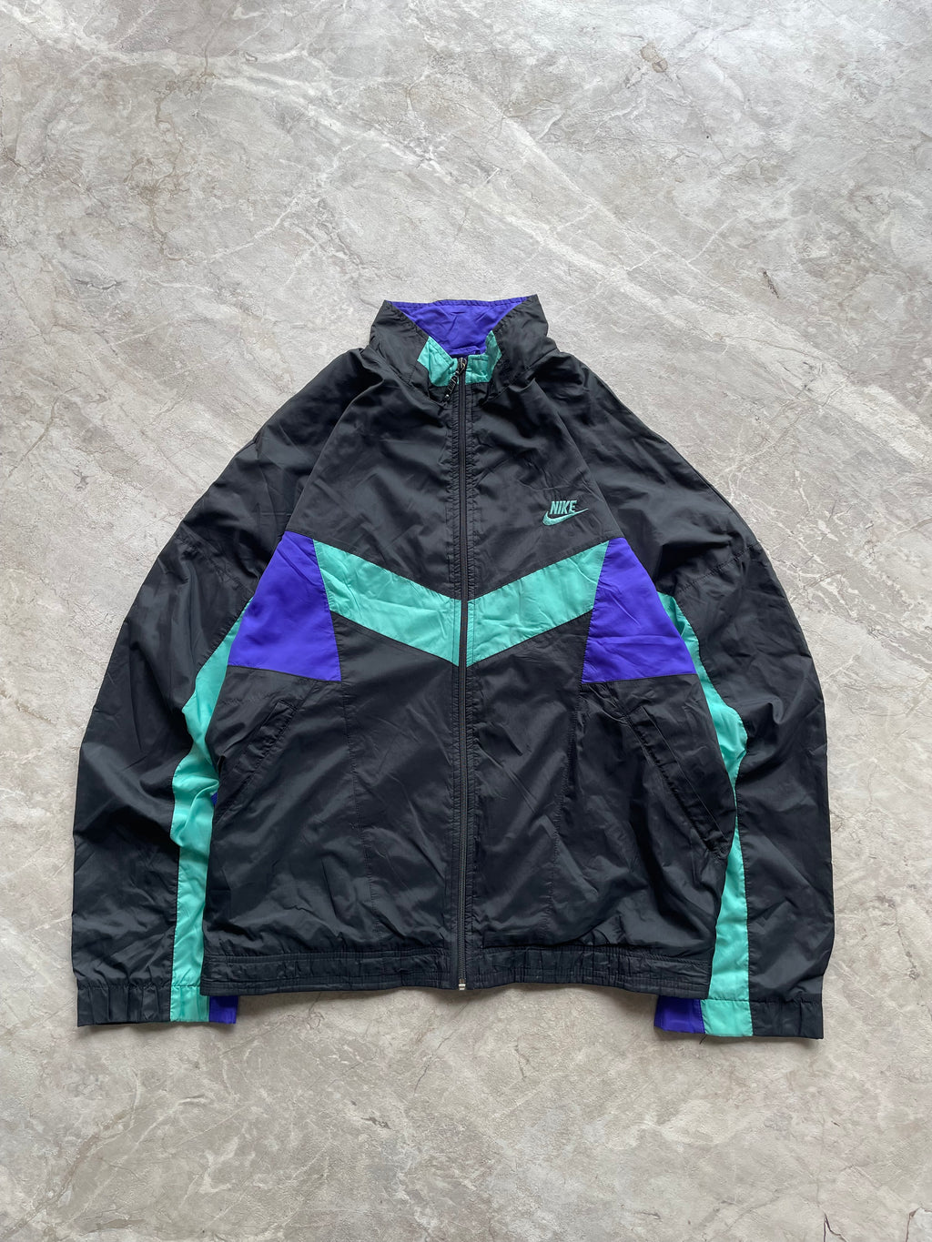 VINTAGE NIKE WINDBREAKER-L