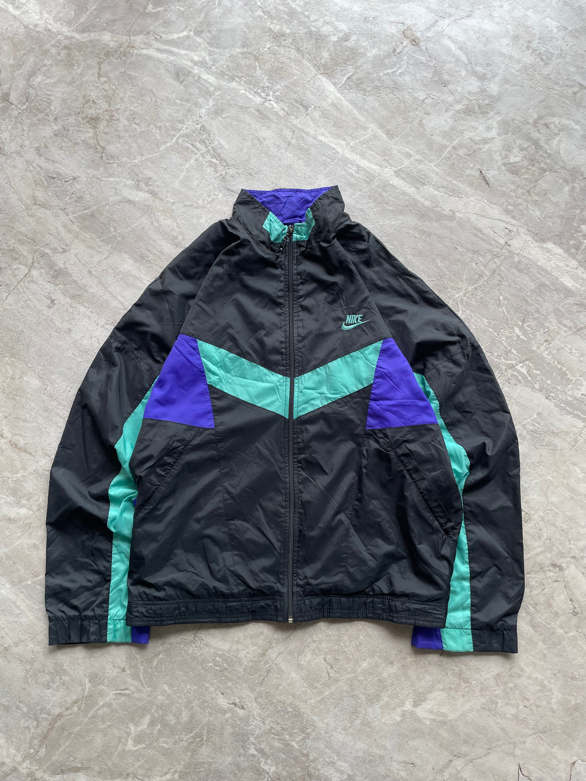 VINTAGE NIKE WINDBREAKER-L