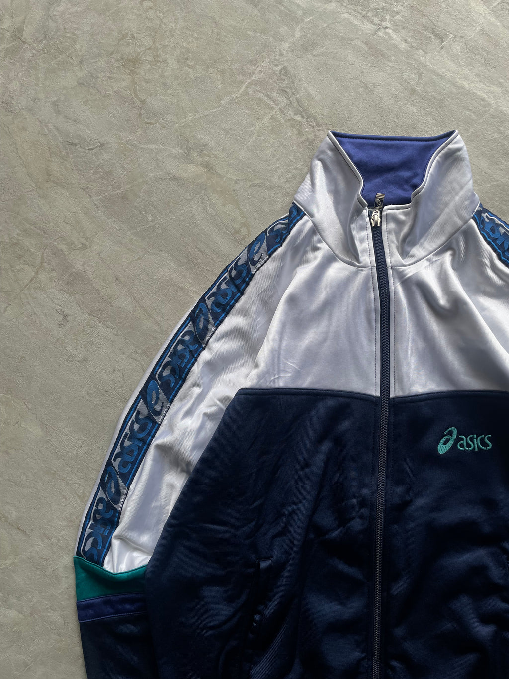 VINTAGE ASICS WHITE AND  BLUE TRACK  JACKET-L