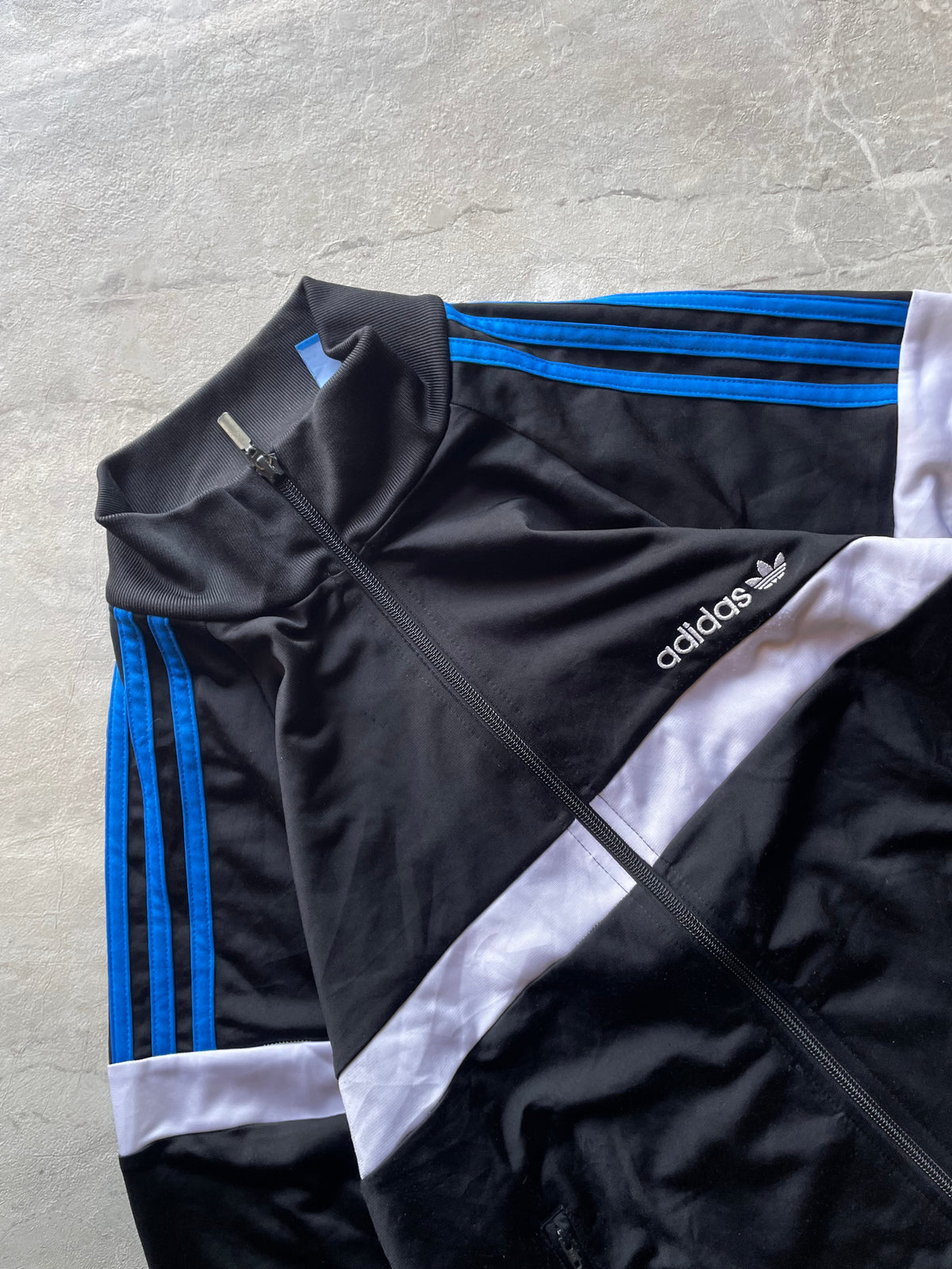 BLACK AND WHITE ADIDAS TRACK JACKET-M