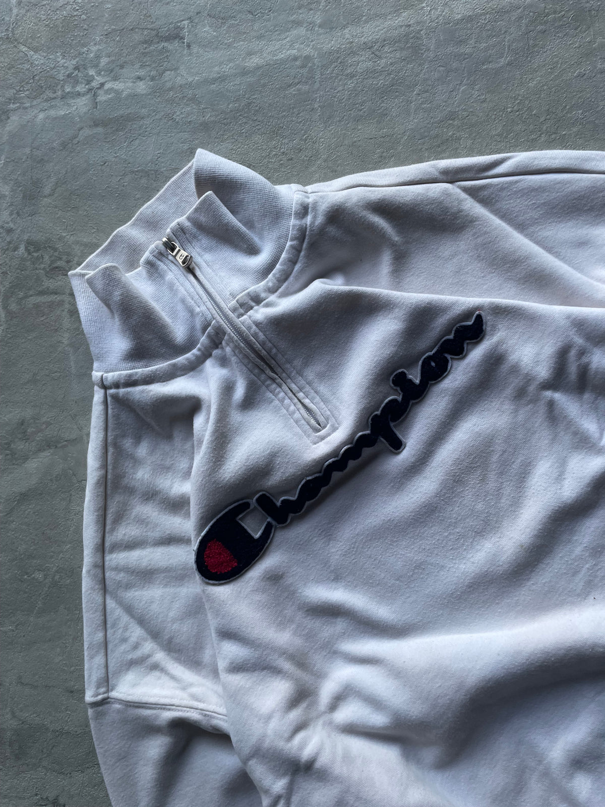 WHITE CHAMPIONS HOODIE-M