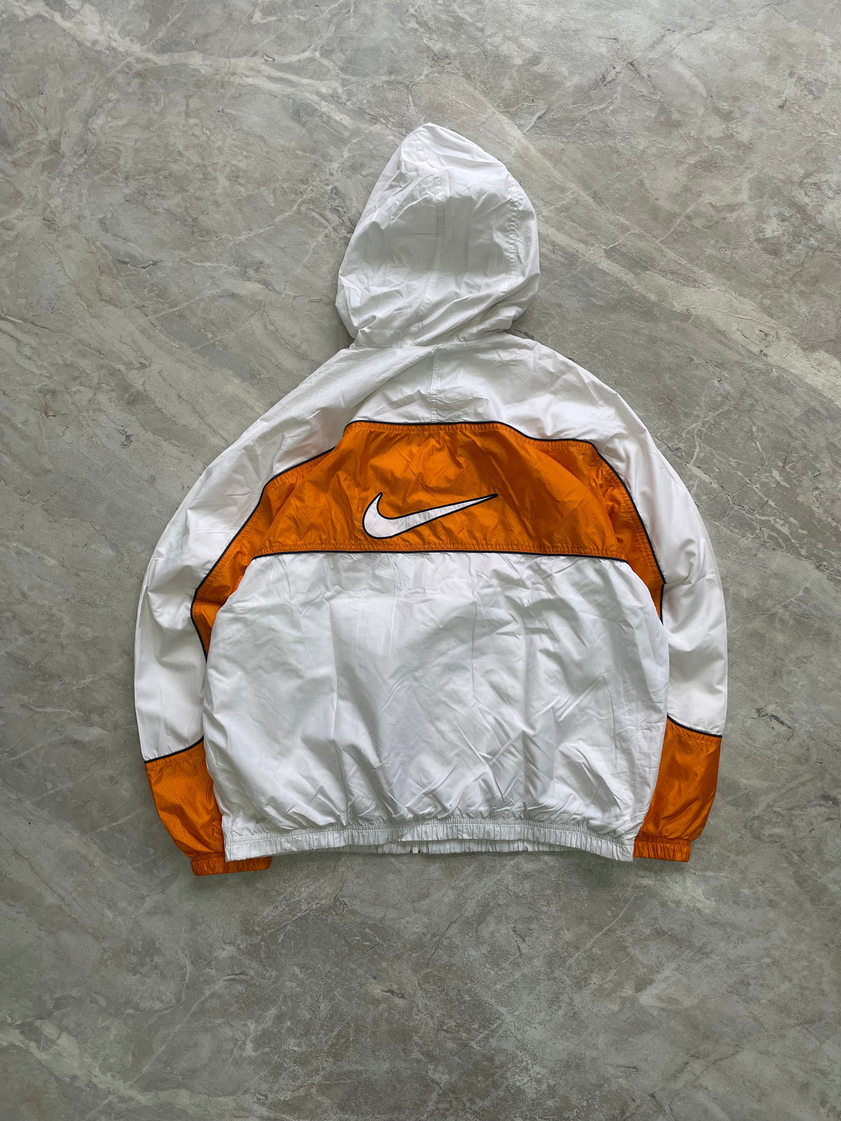 WHITE AND ORANGE NIKE AUTHENTIC WINDBREAKER-S-M