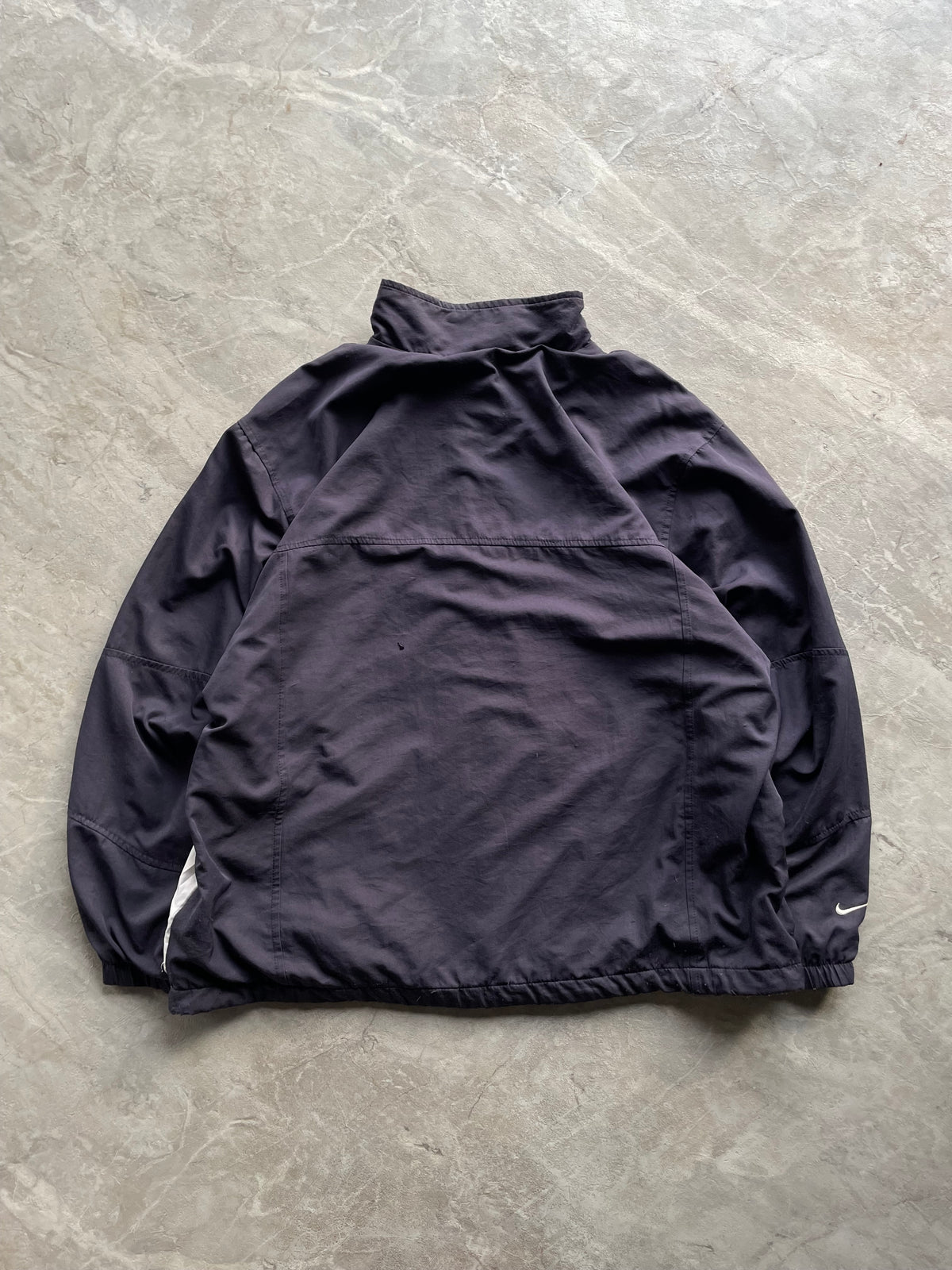 NIKE WHITE AND DARK GREY WINDBREAKER-XL