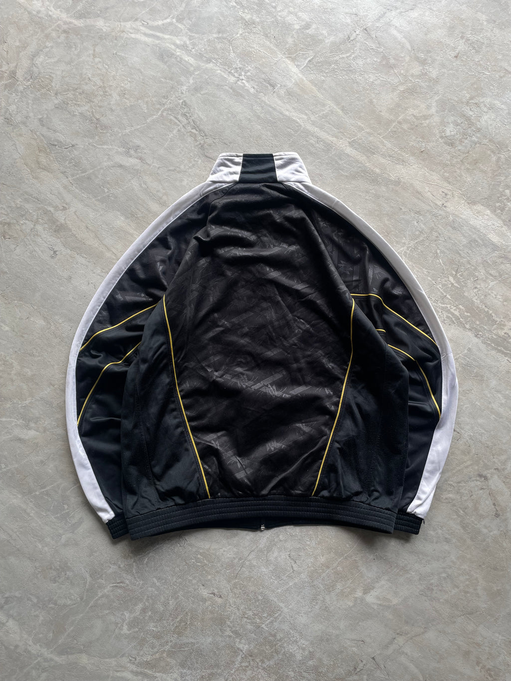 PUMA BLACK AND WHITE WINDBREAKER-L
