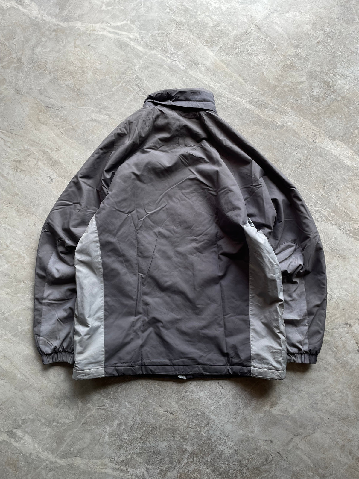 NIKE GREY AND SILVER -COLOR-BLOCKED PUFFER WINDBREAKER-L