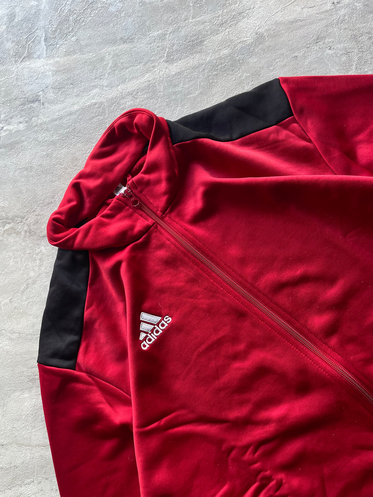 RED AND BLACK ADIDAS TRACK JACKET-2XL