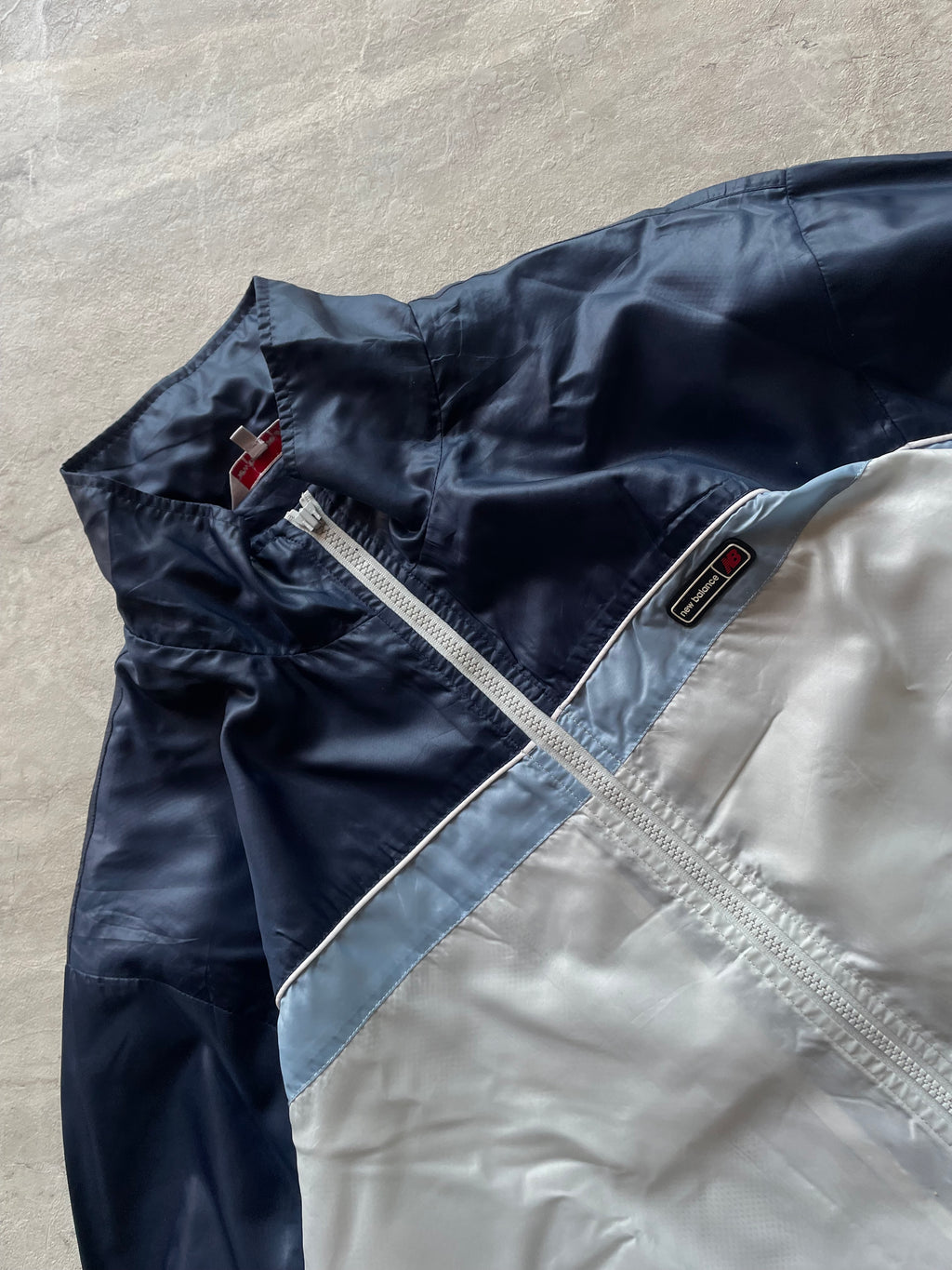 NEW BALANCE COLORBLOCKED LIGHT WEIGHT JACKET-L