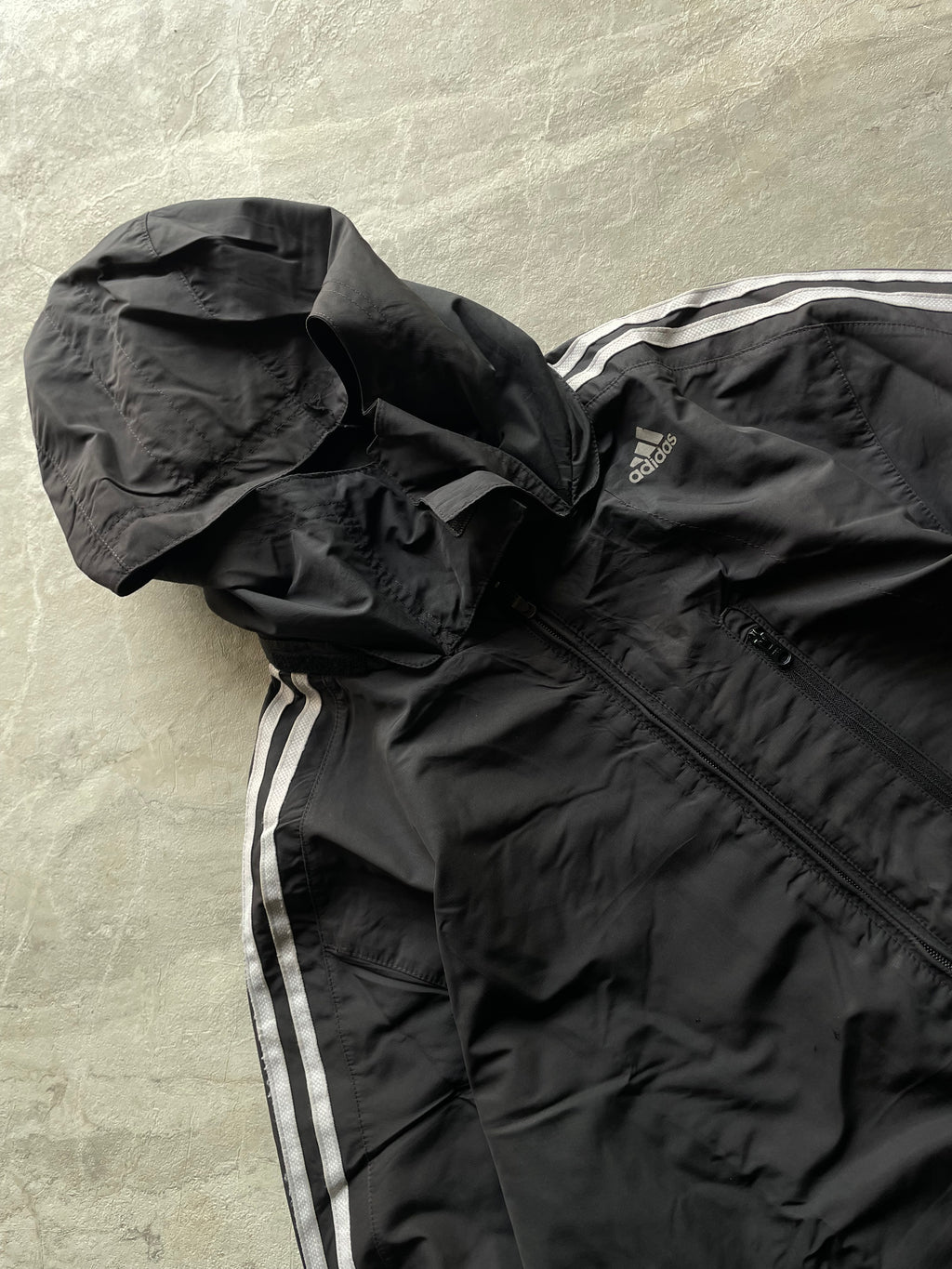 BLACK NIKE TRACK JACKET-L