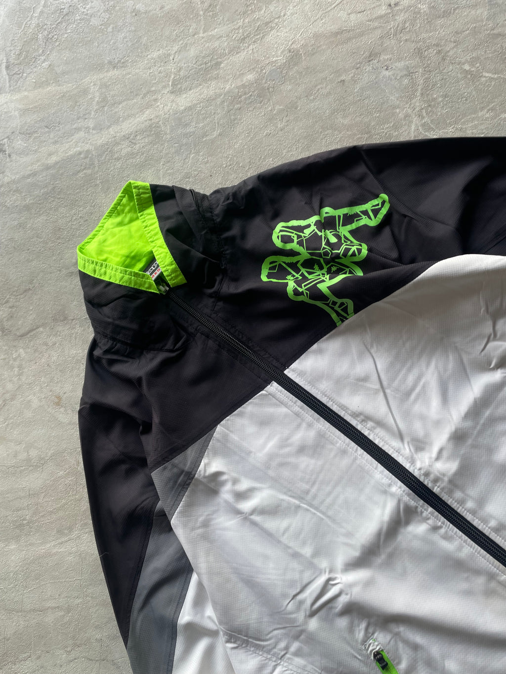 KAPPA WHITE AND BLACK JACKET-S