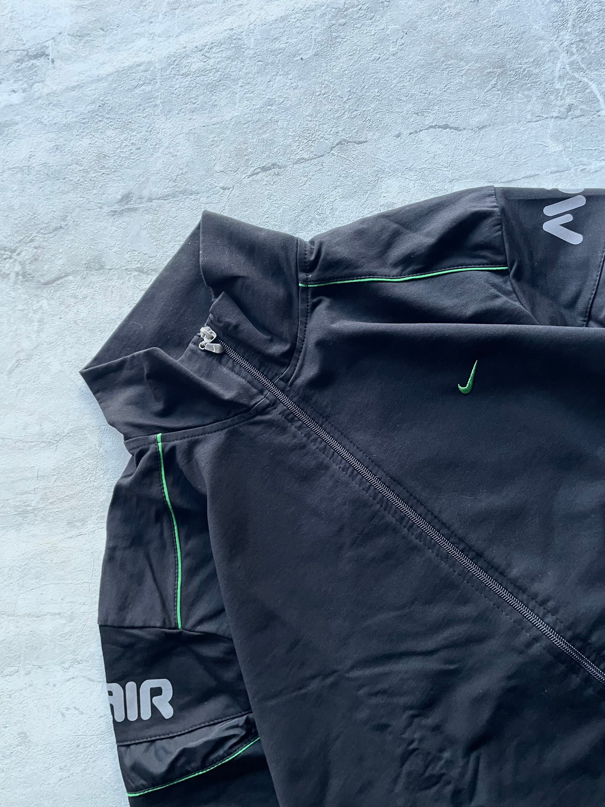 NIKE AIR BLACK TRACK JACKET-M-L