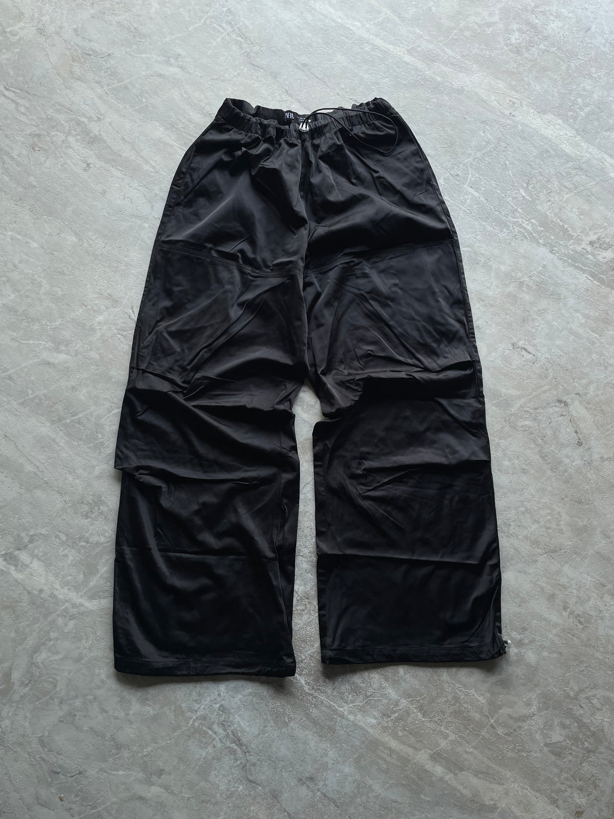 BLACK TRACK PANT