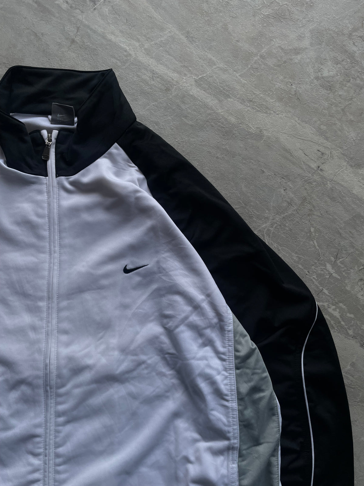 WHITE AND BLACK NIKE WOVEN TRACKSUIT JACKET-XL