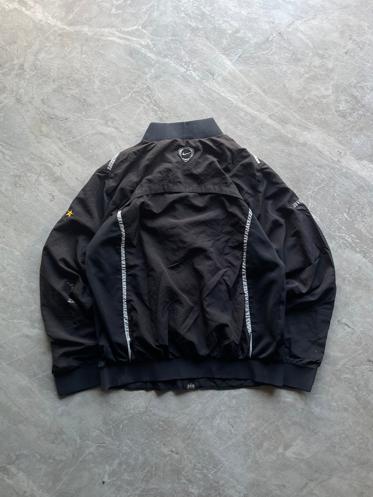 VINTAGE 2006-2007 JUVENTUSFC NIKE BLACK TRACK JACKET-M-L