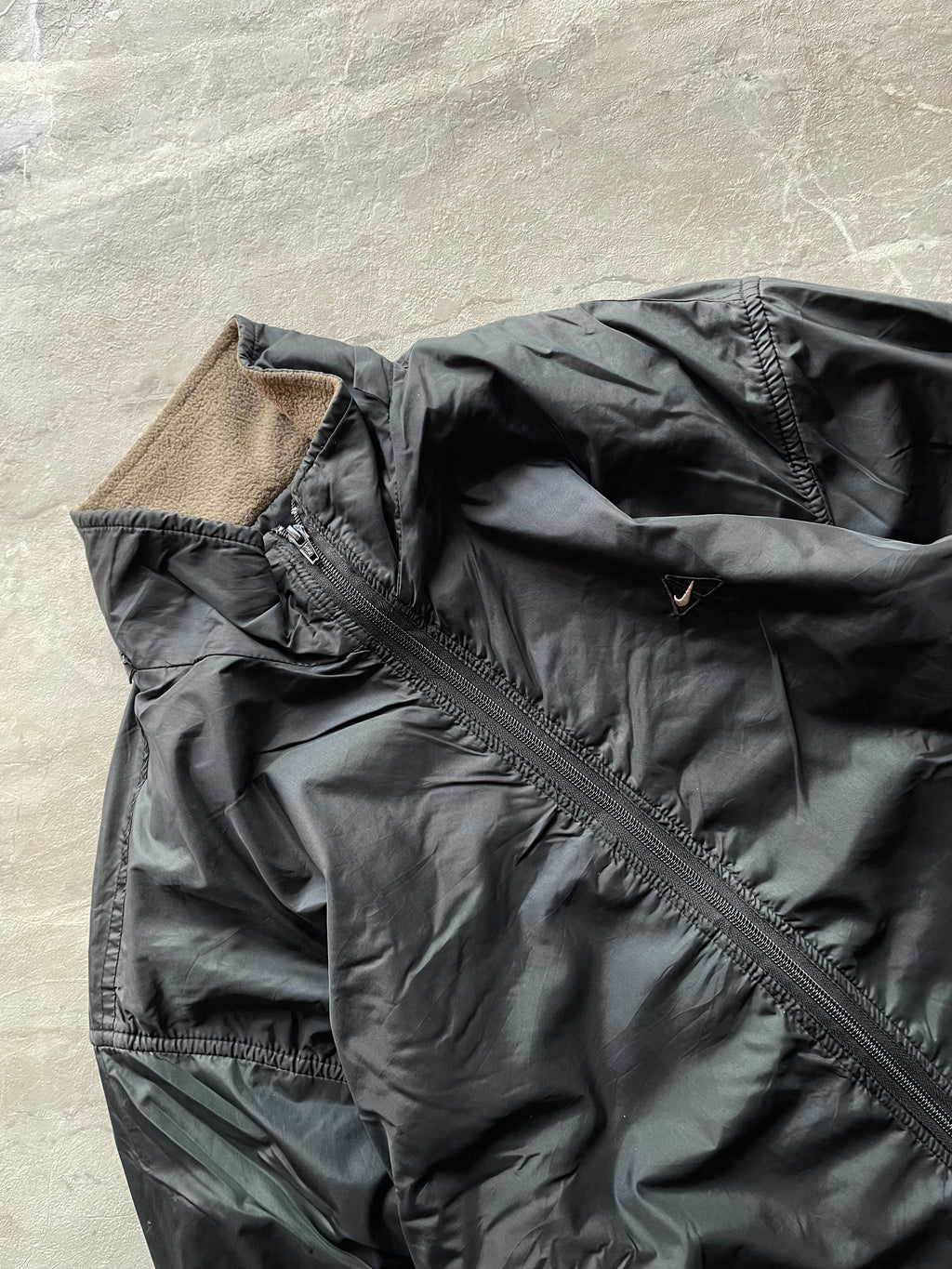 BLACK NIKE PUFFER JACKET-L