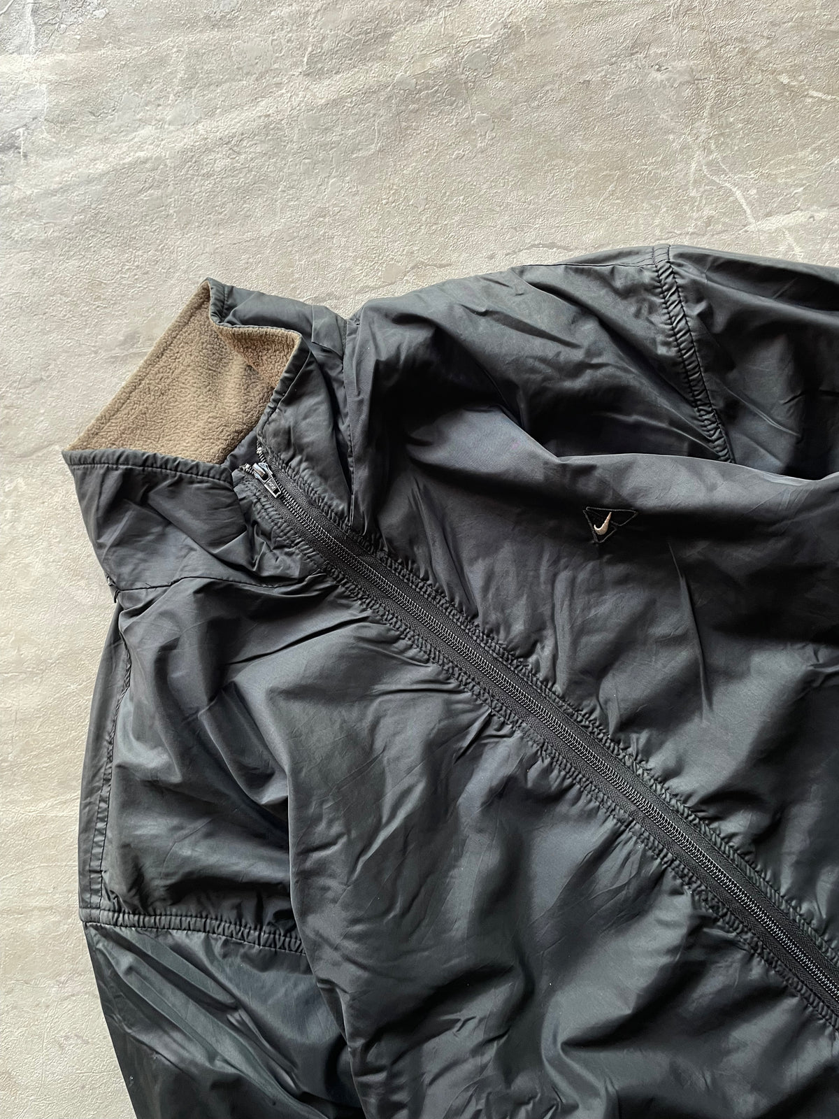 BLACK NIKE PUFFER JACKET-L