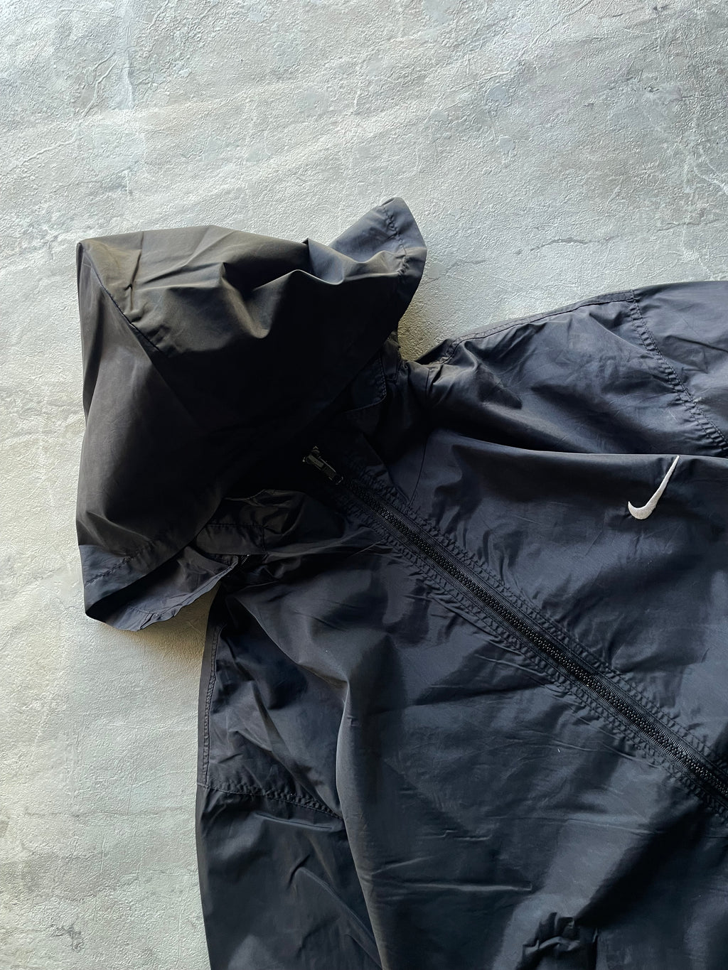 BLACK NIKE HOODED JACKET-L