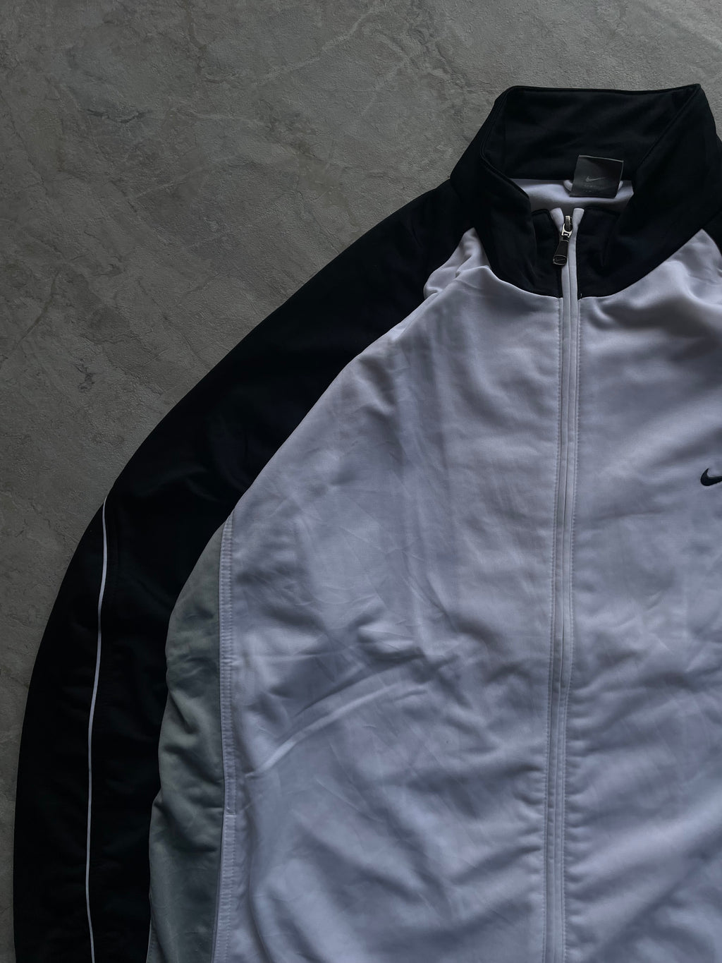 WHITE AND BLACK NIKE WOVEN TRACKSUIT JACKET-XL
