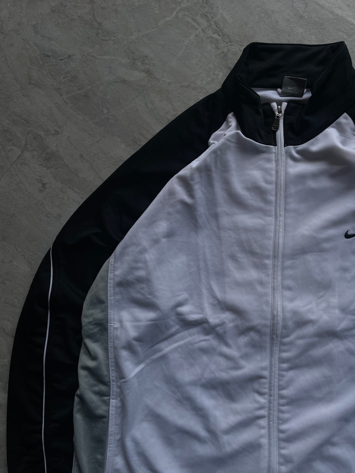 WHITE AND BLACK NIKE WOVEN TRACKSUIT JACKET-XL