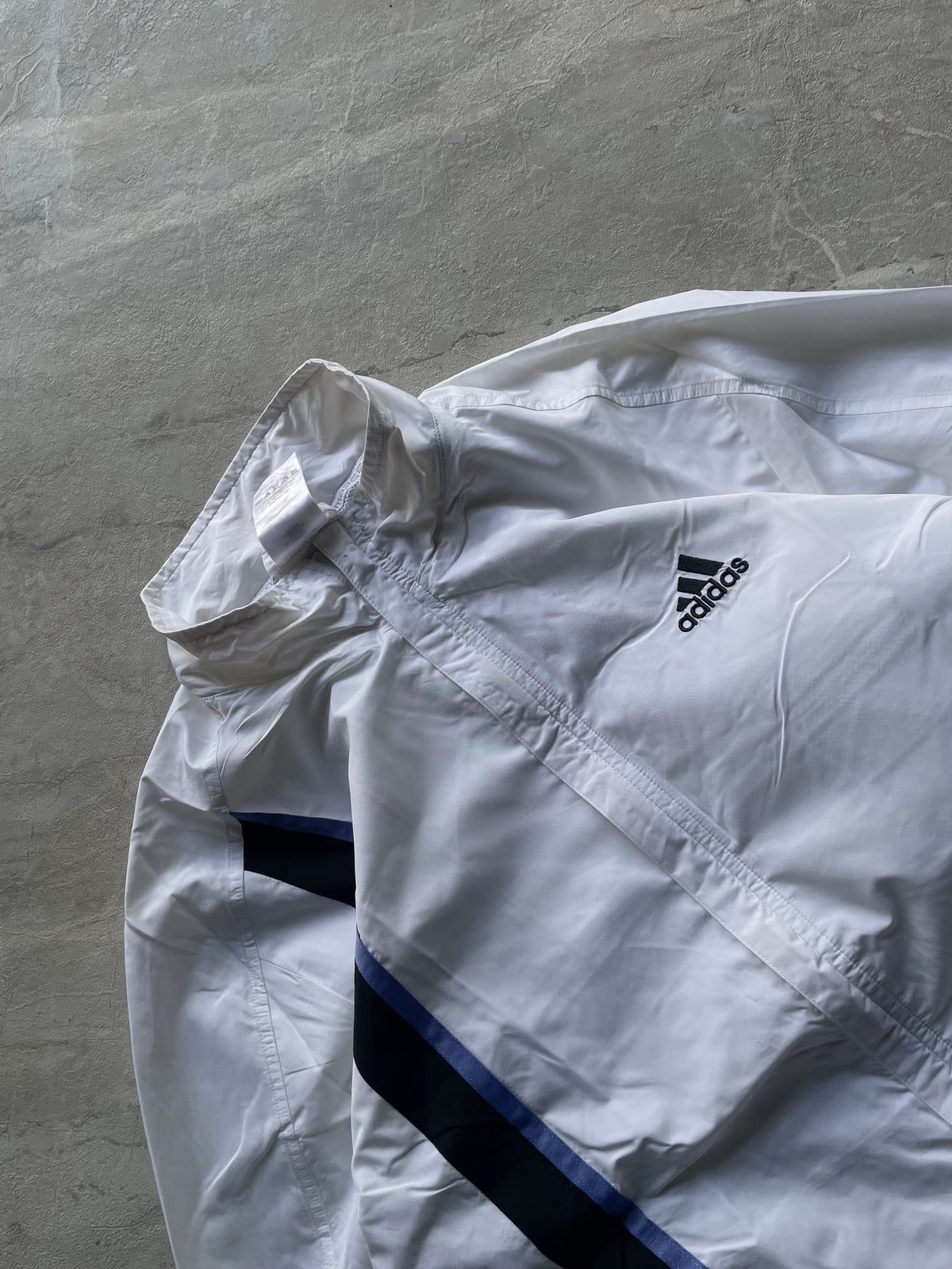 WHITE AND BLACK ADIDAS WINDBREAKER JACKET-L