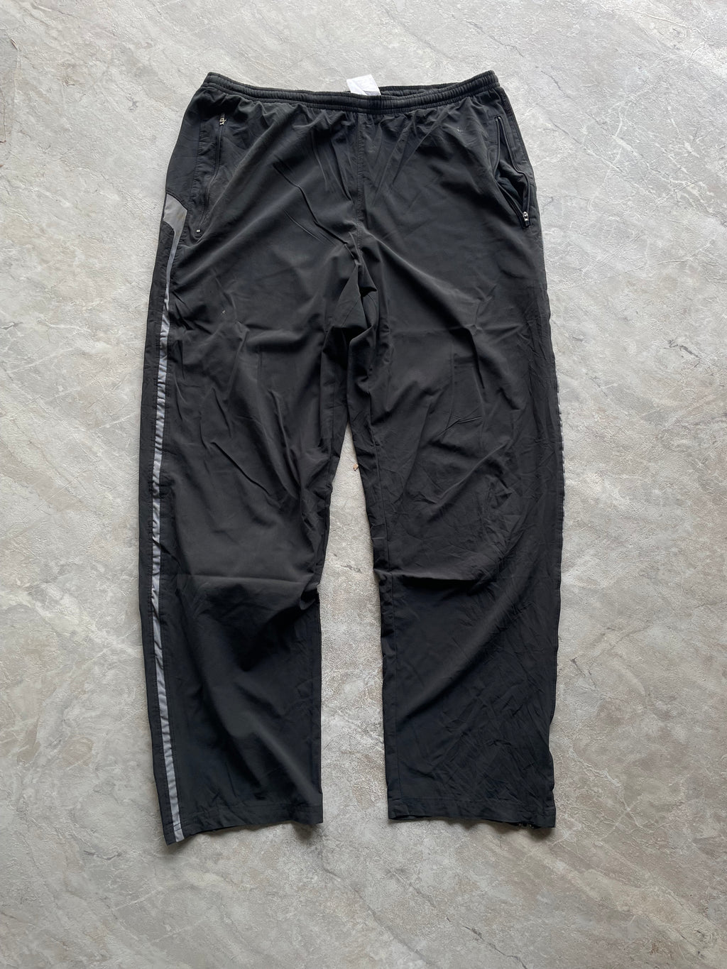 BLACK NIKE RUNNING TRACK PANT