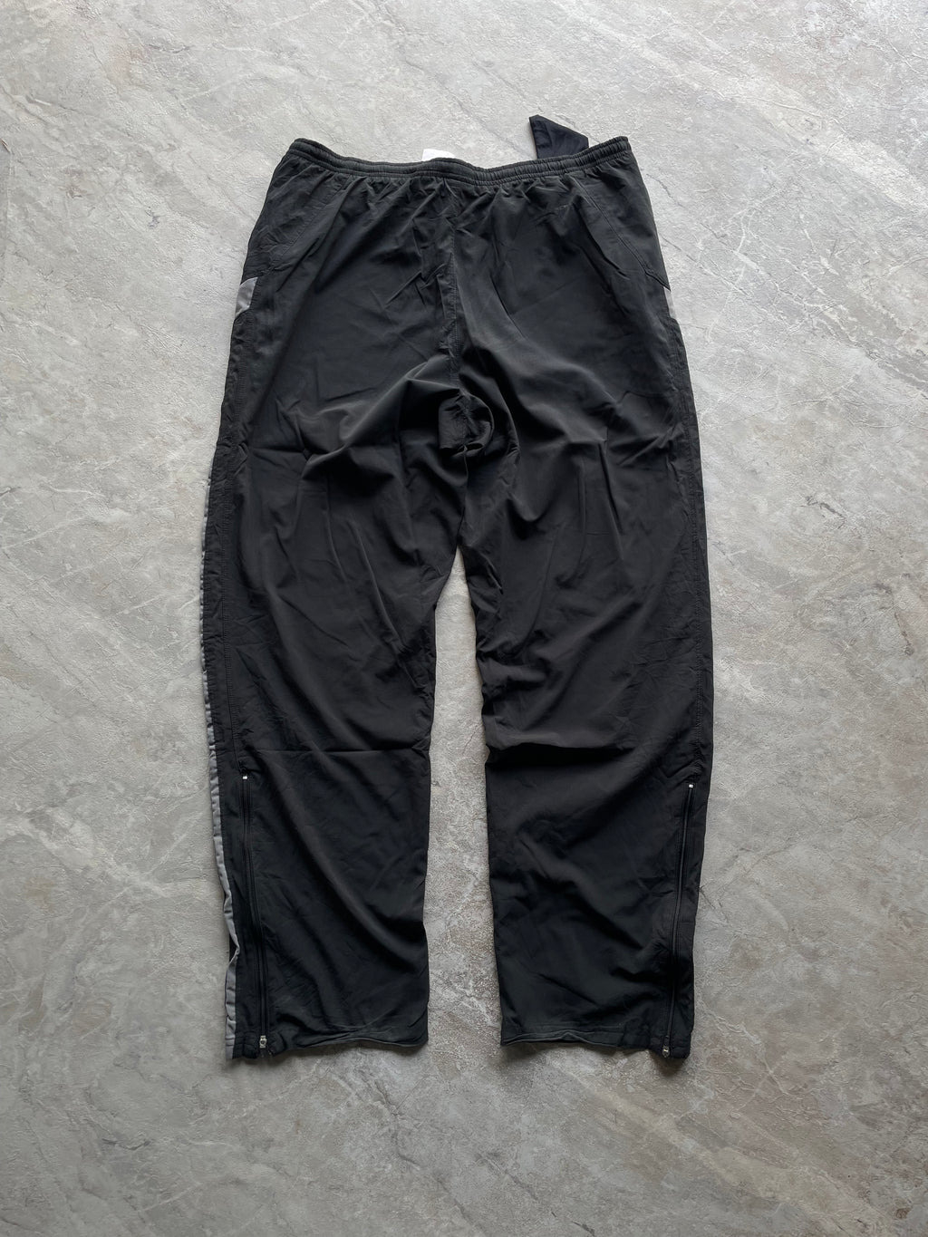 BLACK NIKE RUNNING TRACK PANT