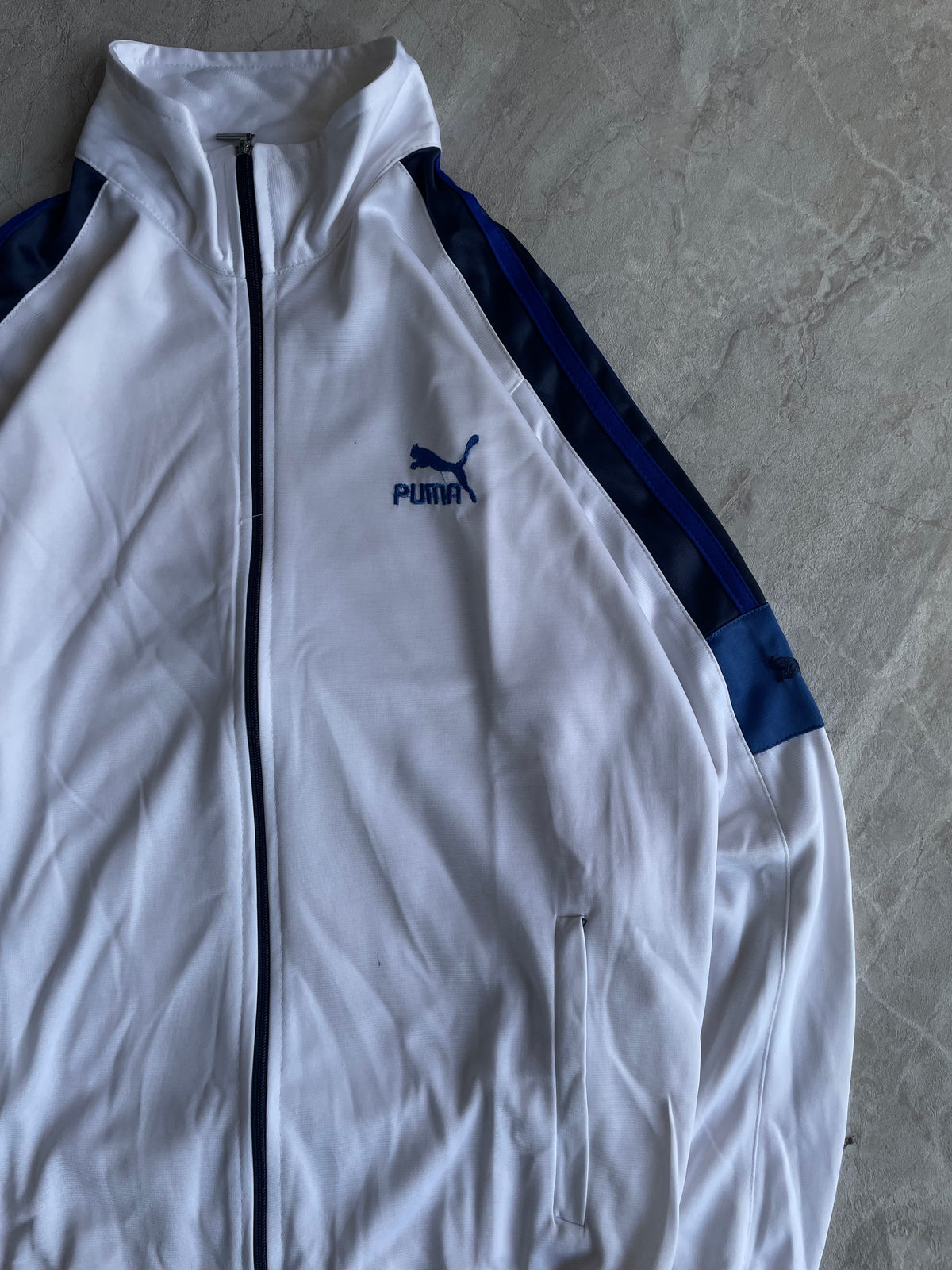 WHITE PUMA JACKET-M