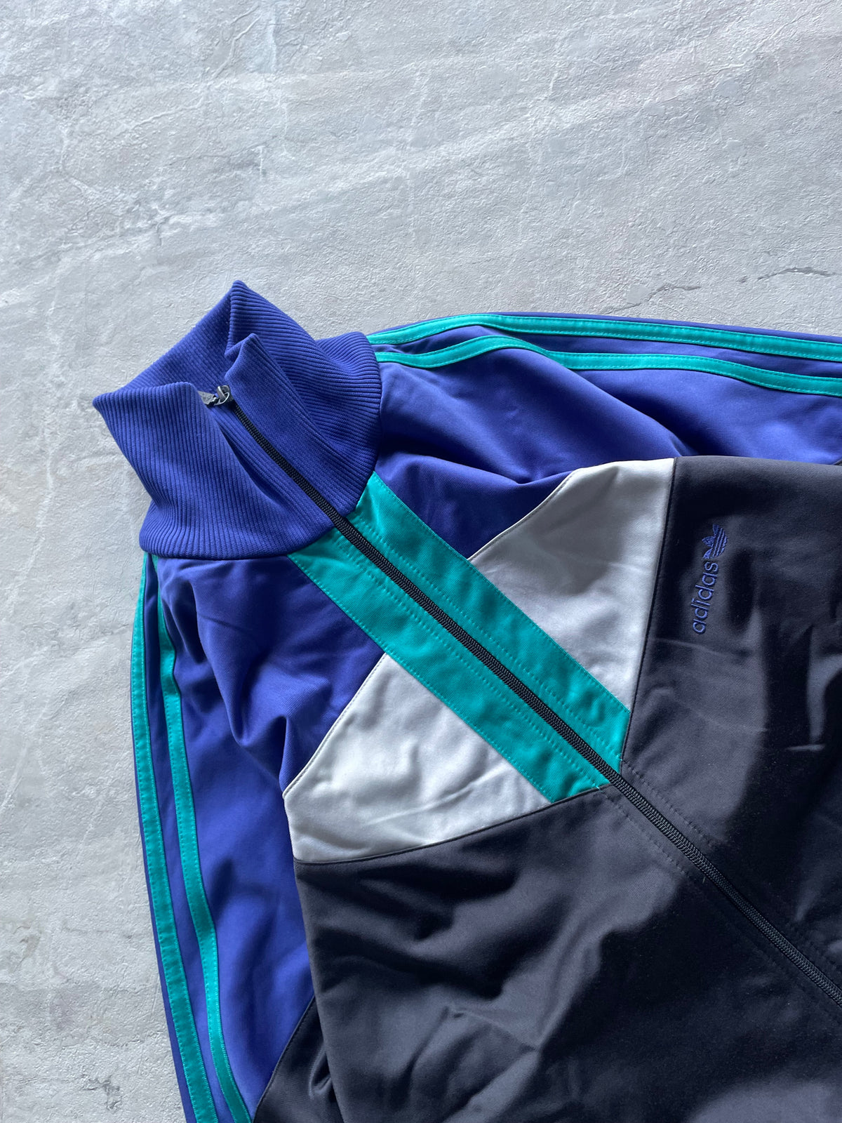 ADIDAS COLORBLOCK WINDBREAKER-L
