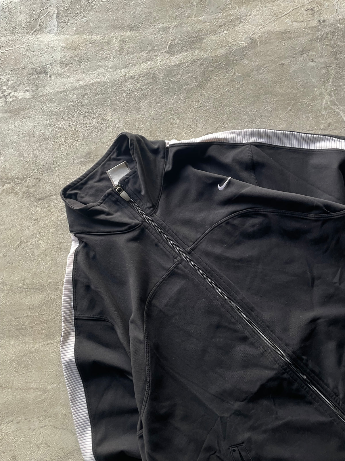 NIKE BLACK AND WHITE TRACK JACKET-XS