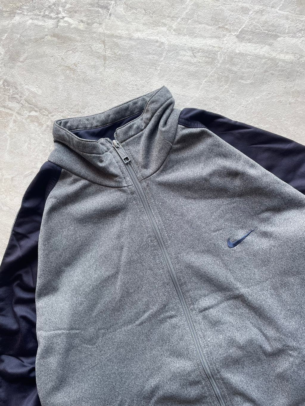 GREY NIKE ZIP-UP JACKET-L