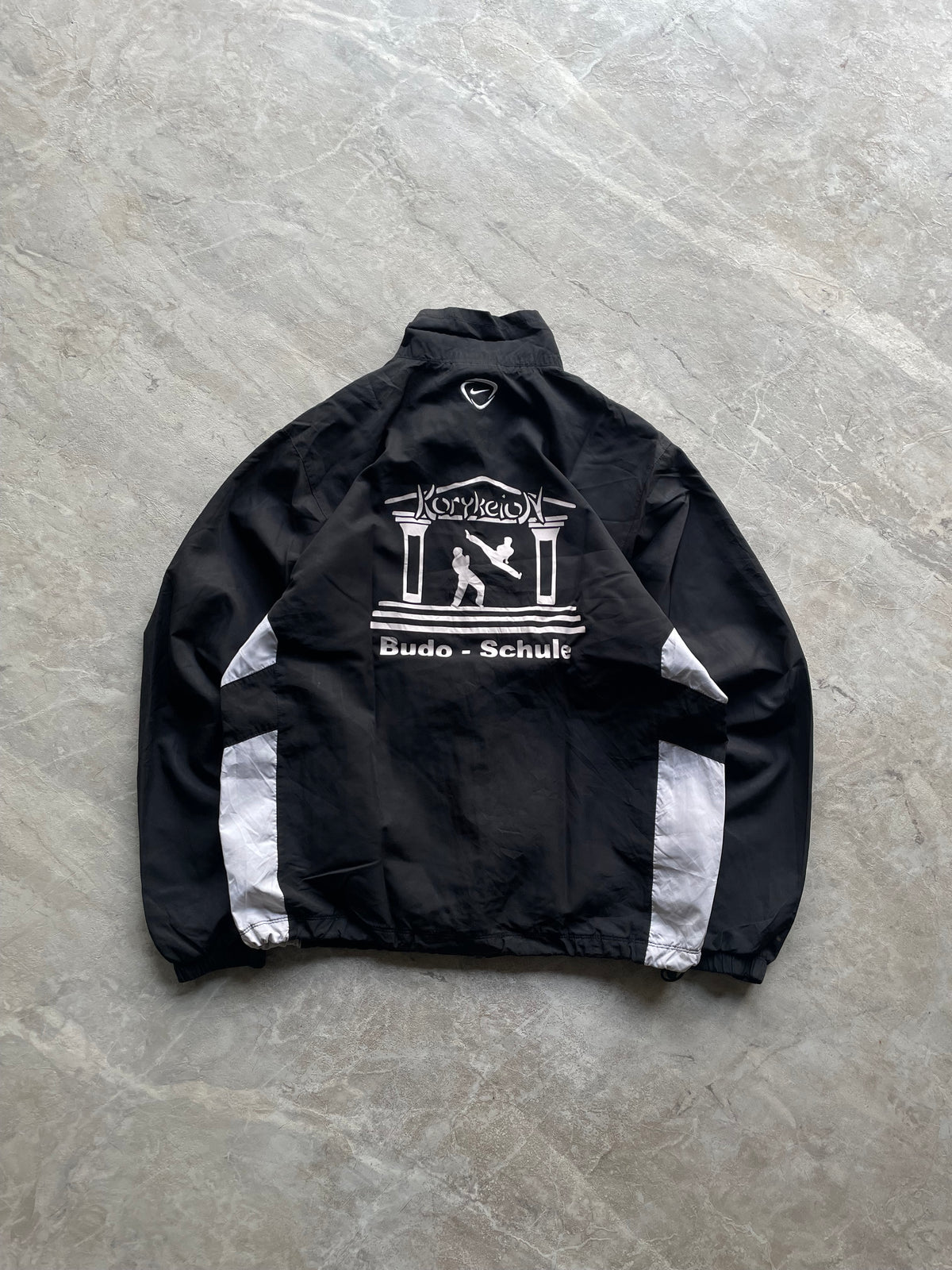 NIKE BLACK AND WHITE WINDBREAKER JACKET-L