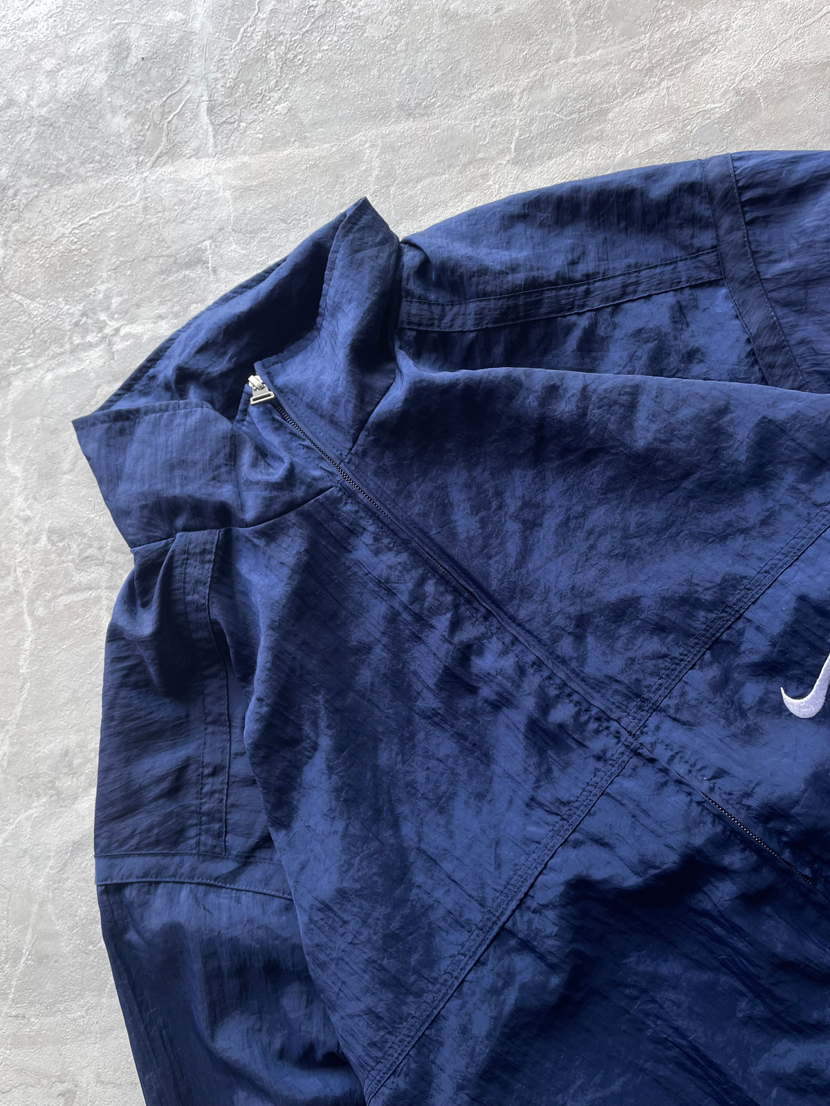 NAVY BLUE NIKE WINDBREAKER-L