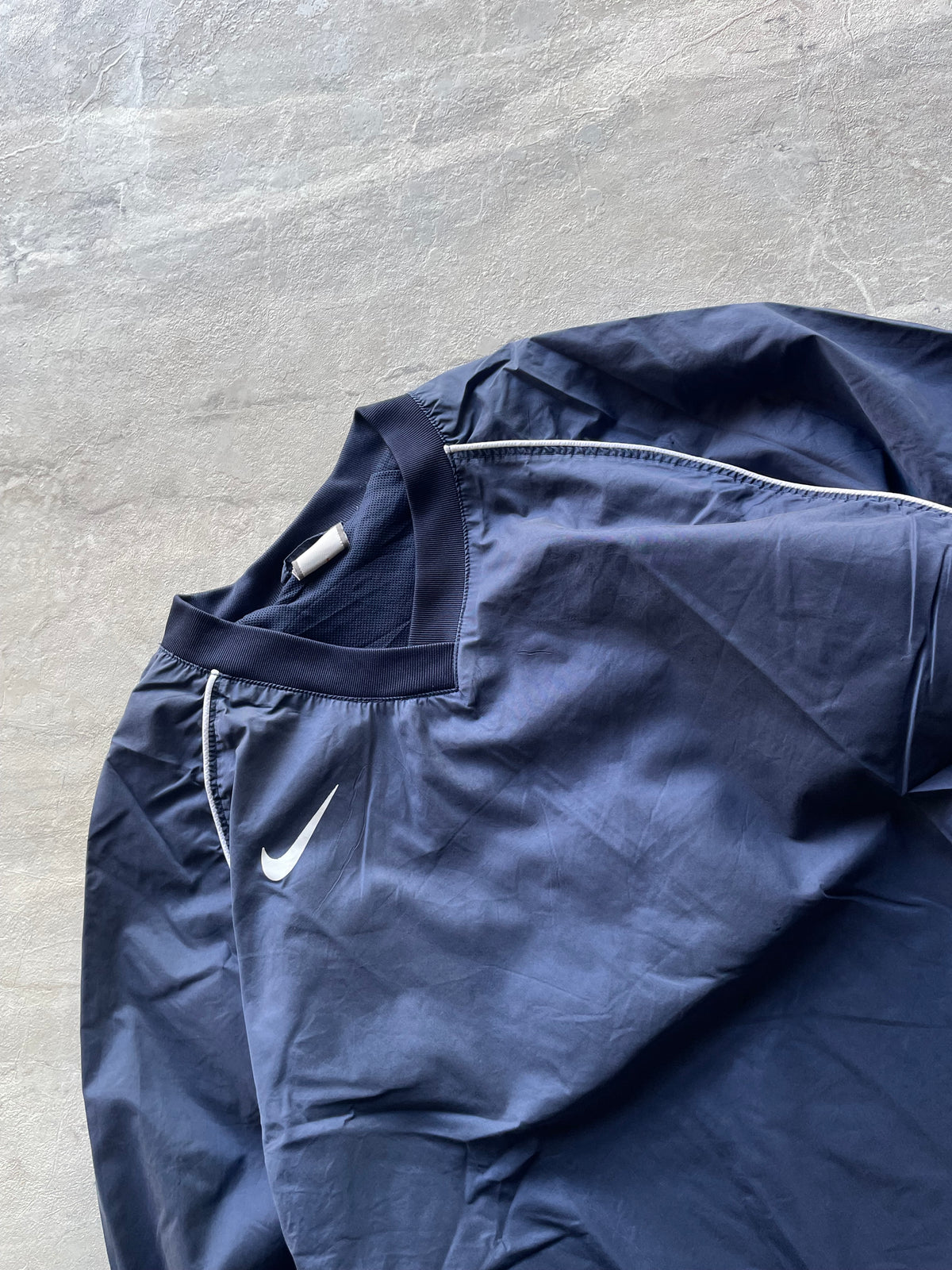 NAVY BLUE NIKE PULLOVER -L