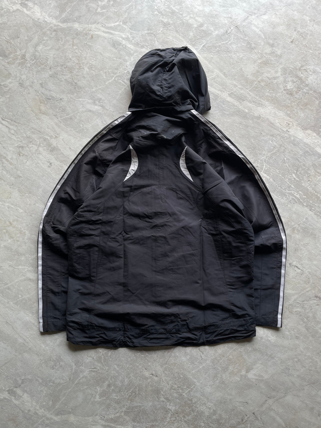 BLACK NIKE TRACK JACKET-L