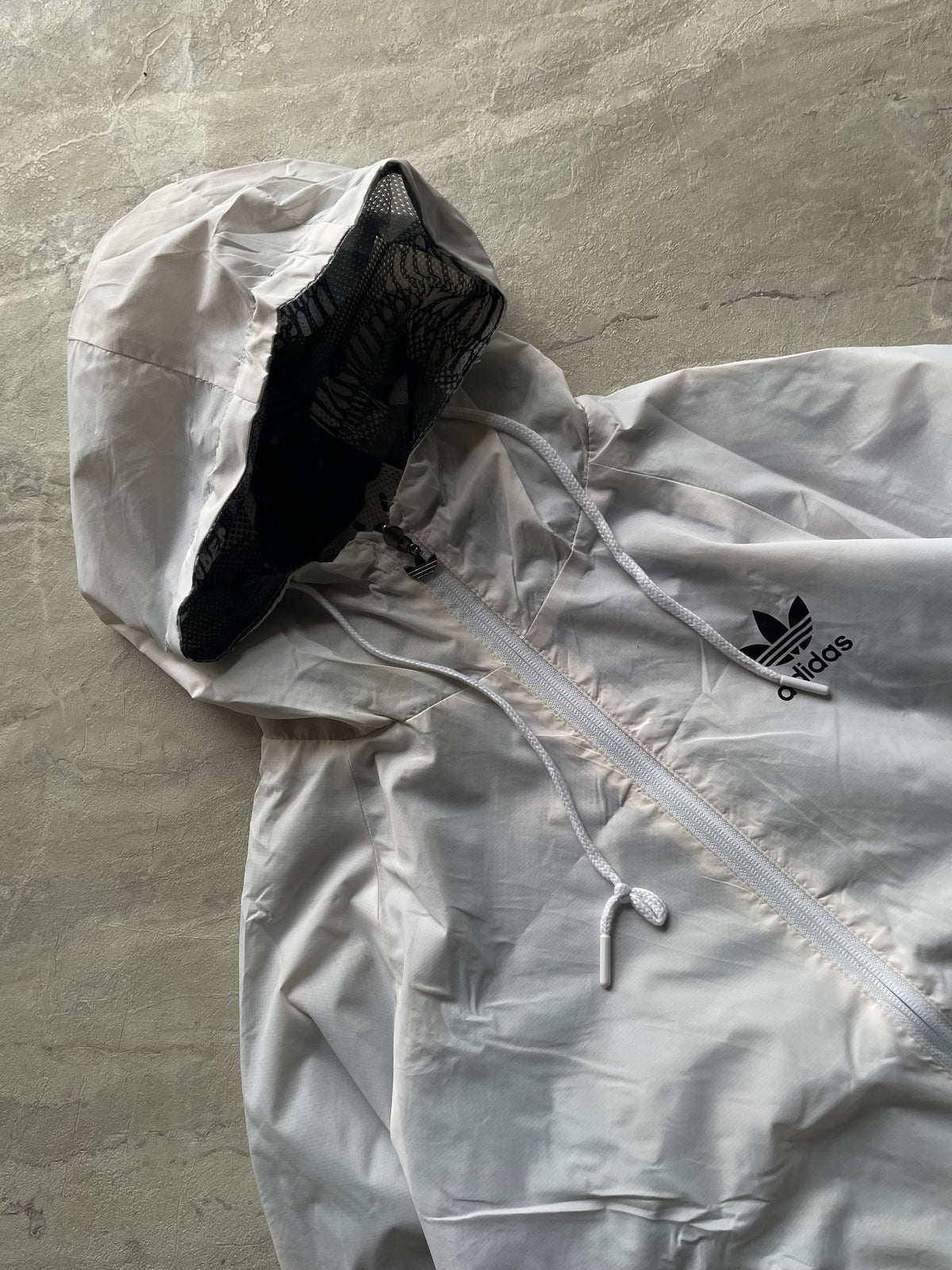 ADIDAS WHITE AND BLACK TRACK JACKET-S-M