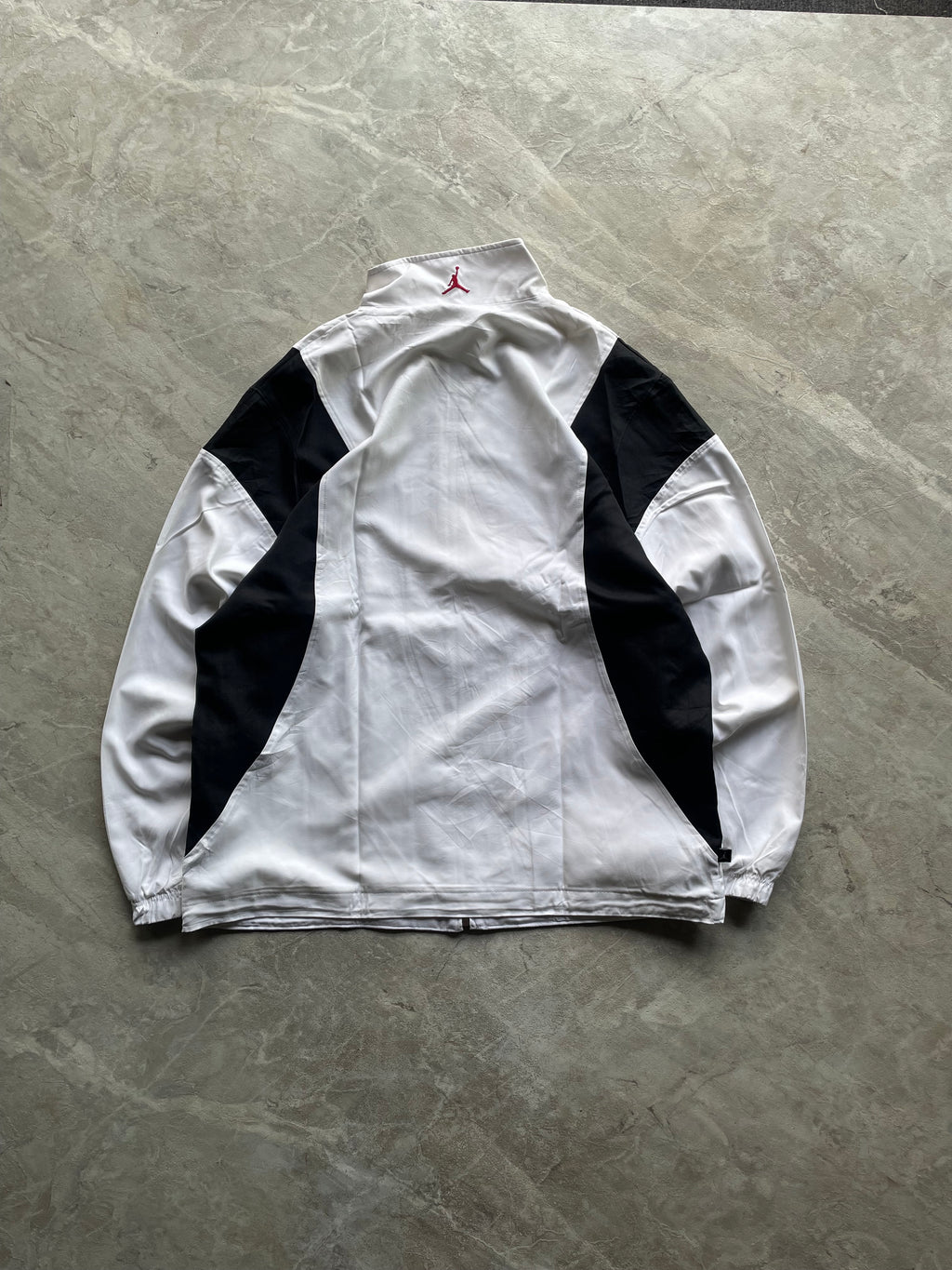WHITE AND BLACK JORDAN WINDBREAKER -XL-2XL