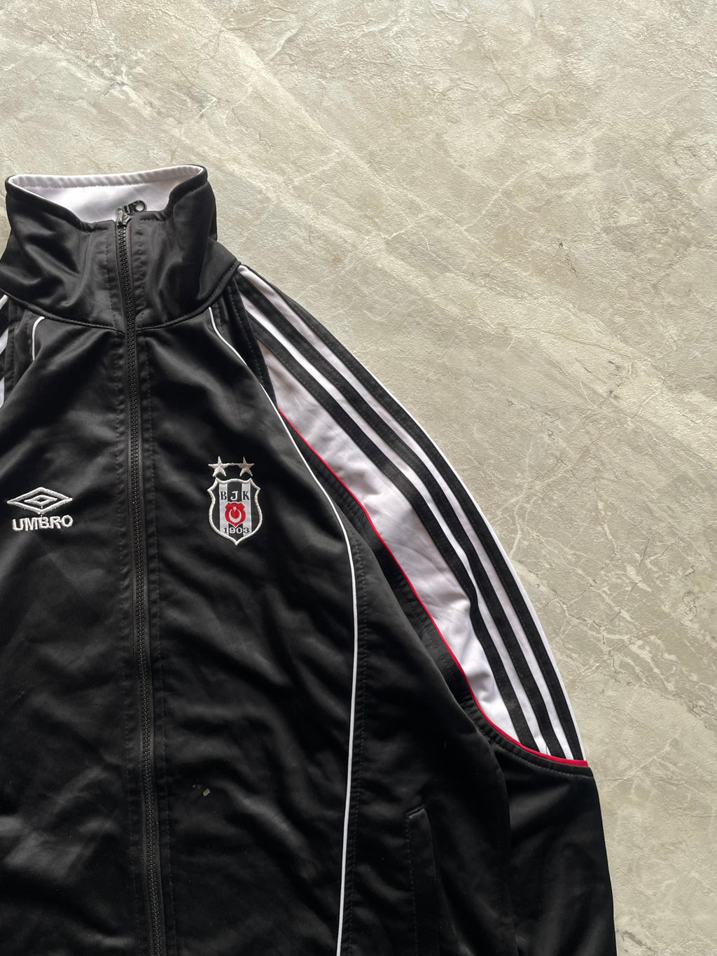 UMBRO BLACK AND WHITE TRACK JACKET-L