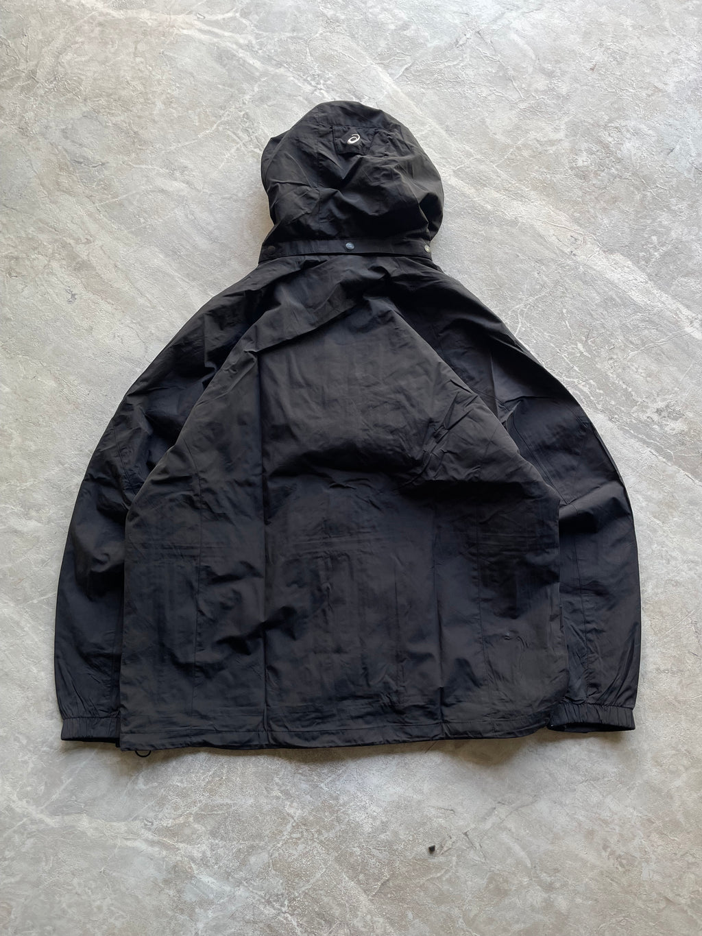 BLACK ASICS HOODED WINDBREAKER JACKET-XL