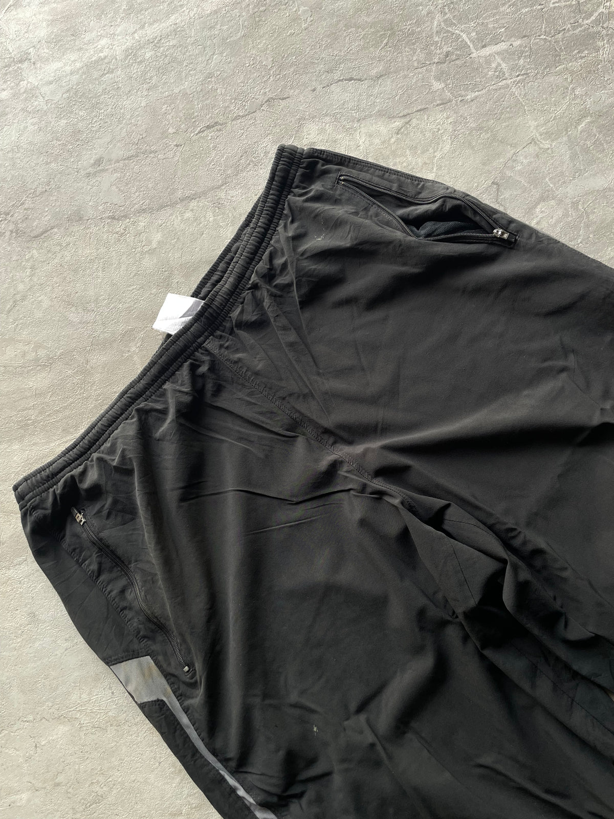 BLACK NIKE RUNNING TRACK PANT