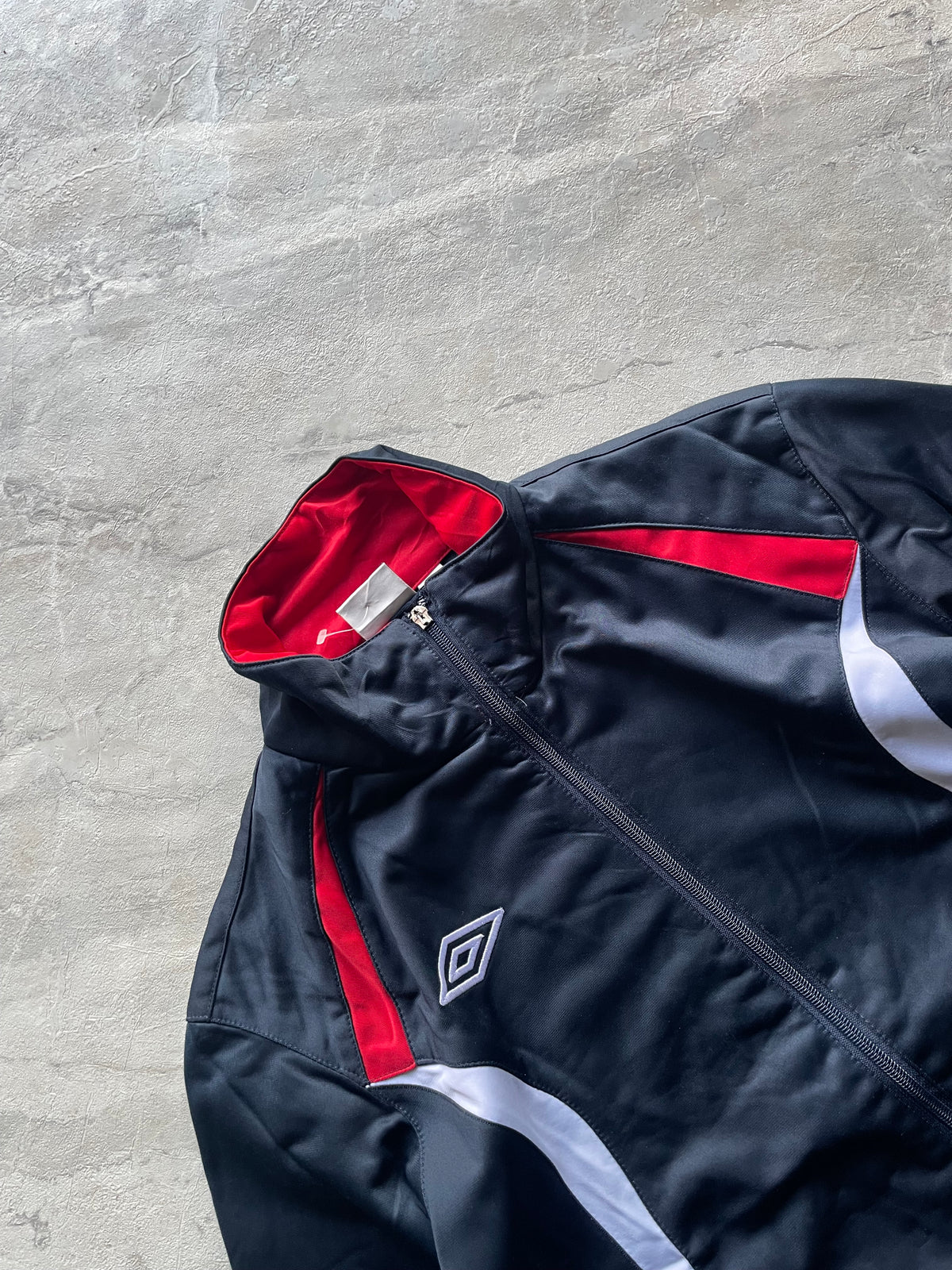 UMBRO NAVY BLUE AND RED JACKET-M