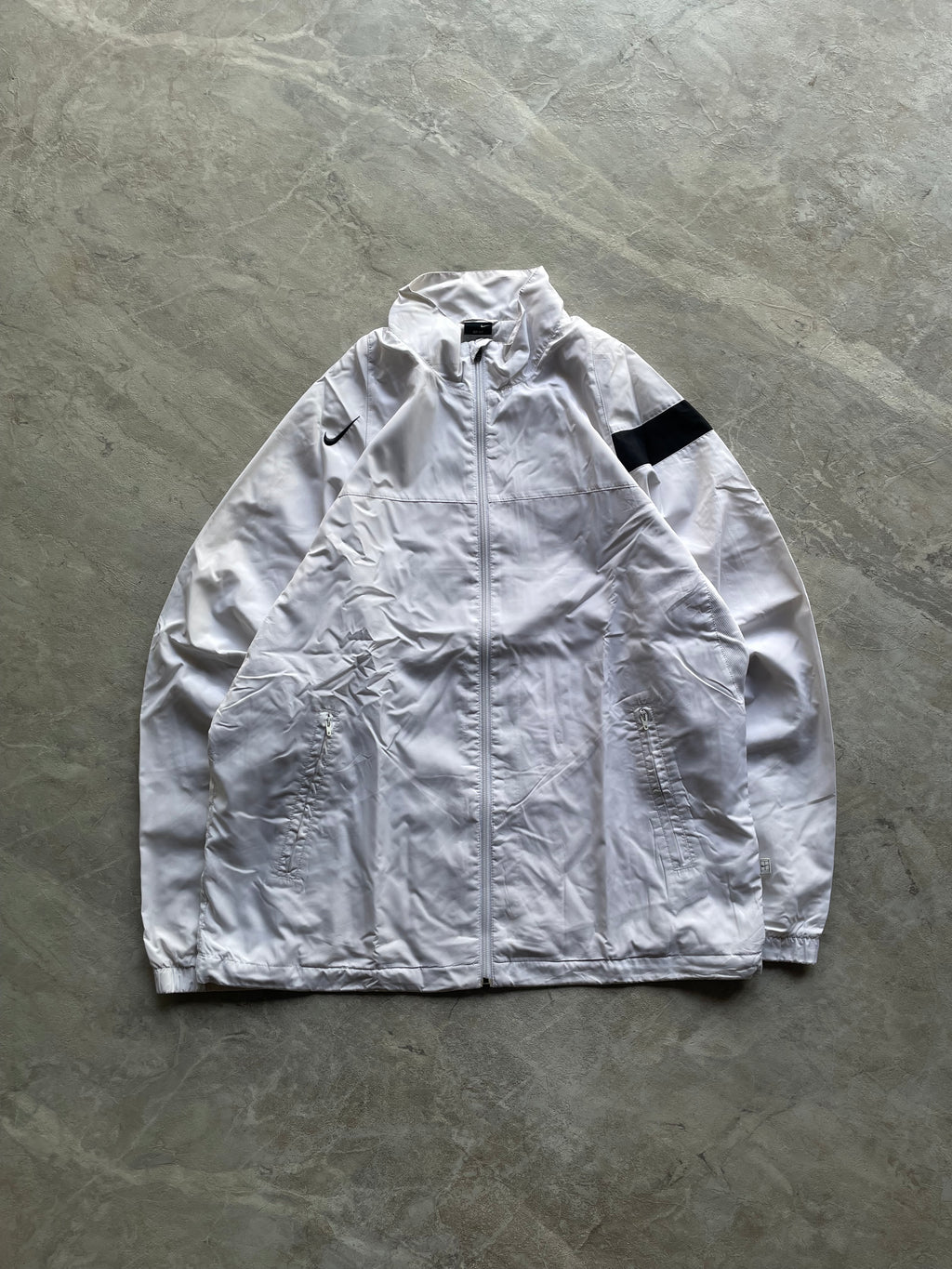 NIKE BLACK AND WHITE WINDBREAKER JACKET-L-XL