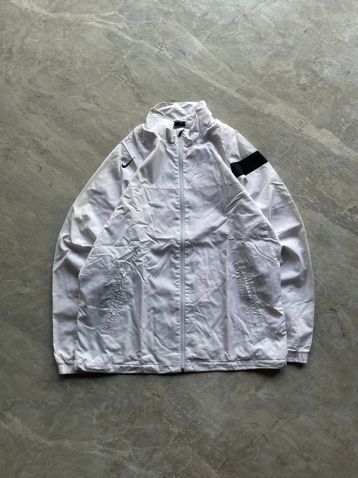NIKE BLACK AND WHITE WINDBREAKER JACKET-L-XL