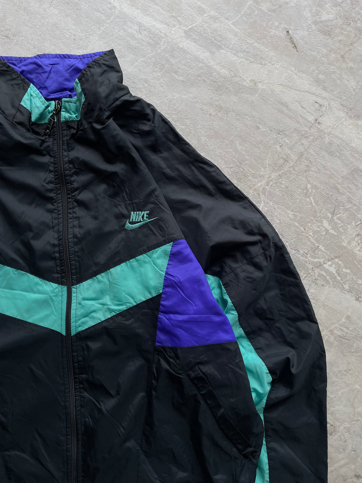VINTAGE NIKE WINDBREAKER-L