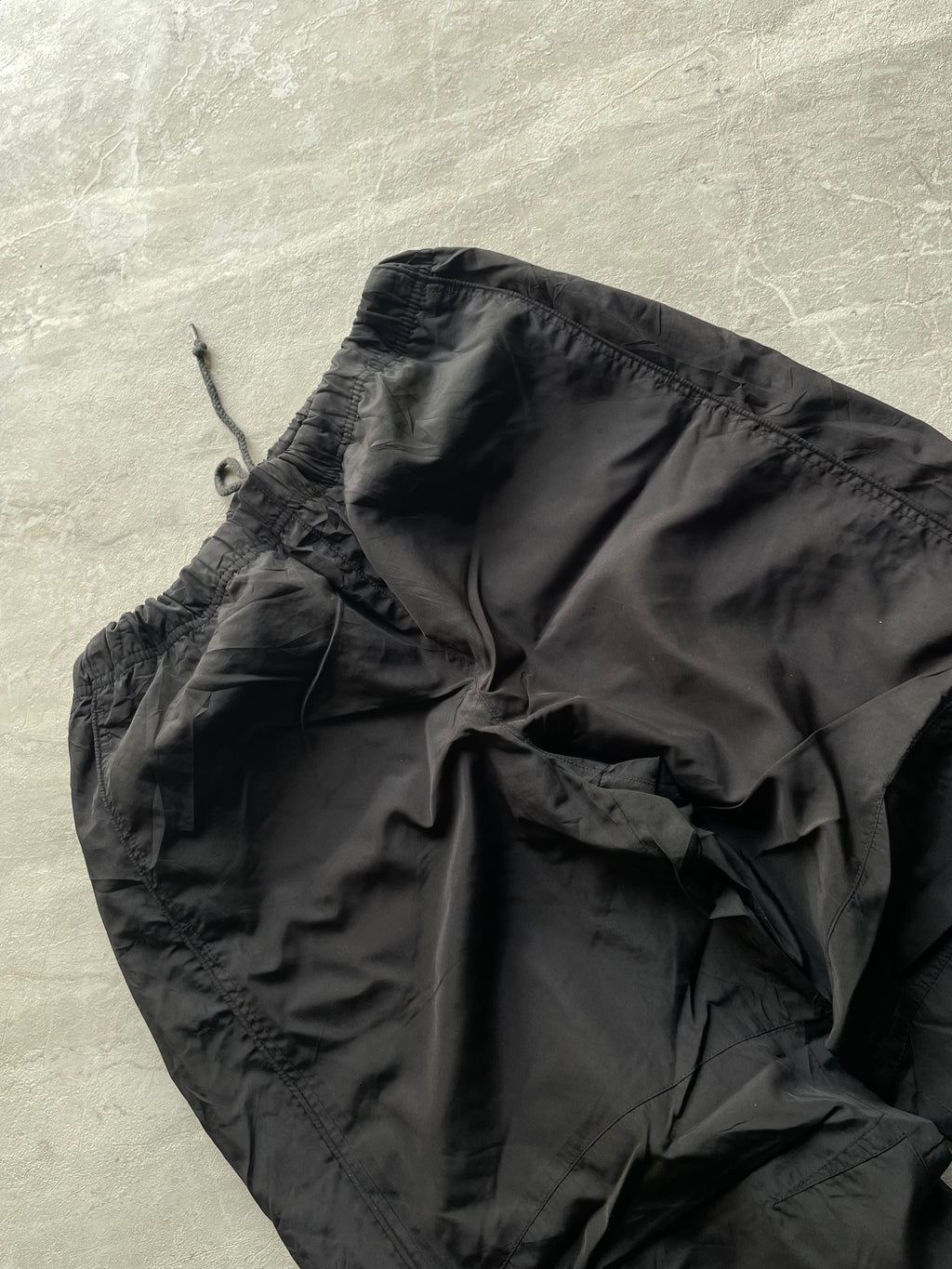 BLACK NIKE TRACK PANT