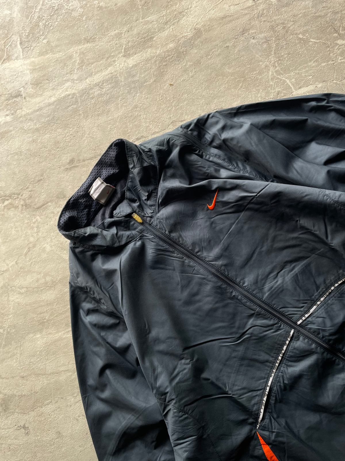 VINTAGE NIKE 2 IN 1 NYLON JACKET/VEST DARK NAVY AND ORANGE-L